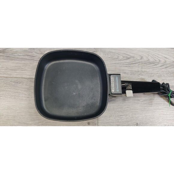 Vintage 805B Toastmaster 7 Inch Square Skillet Works-Pyrex Lid - Picture 5 of 16